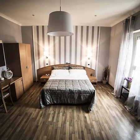 St Peter Bed In Guest house Rome