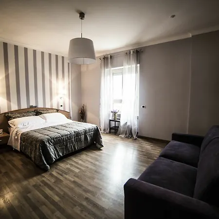 St Peter Bed In Guest house Rome